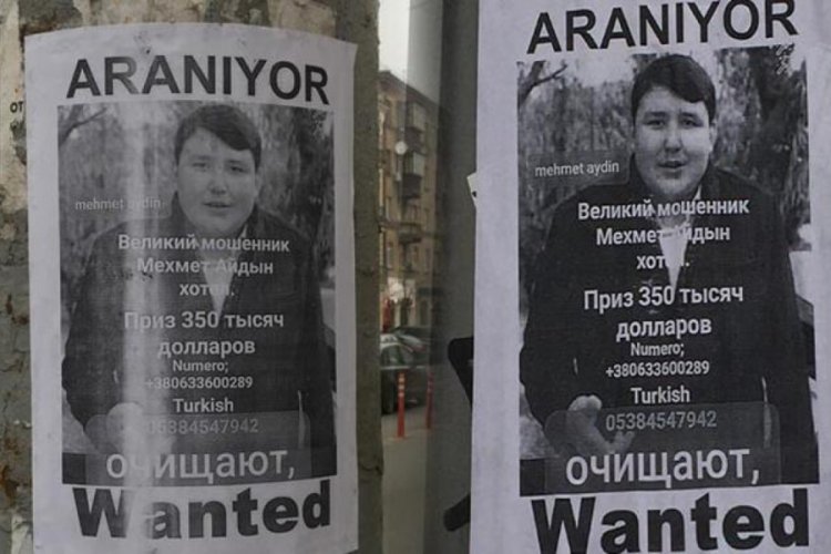 Kiev sokaklarına 'Tosuncuk' i&ccedil;in yeni afişler asıldı