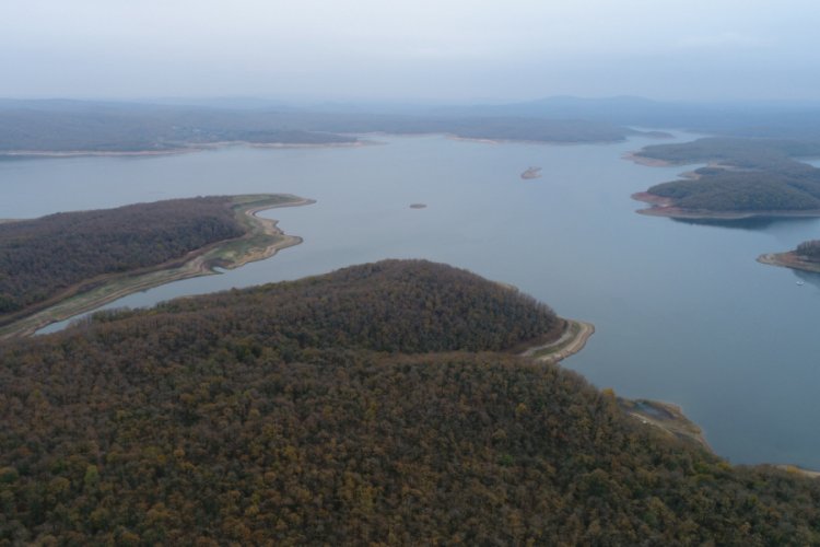 &Ouml;merli Barajı'ndaki su seviyesi son 11 yılın en d&uuml;ş&uuml;k seviyesine geriledi