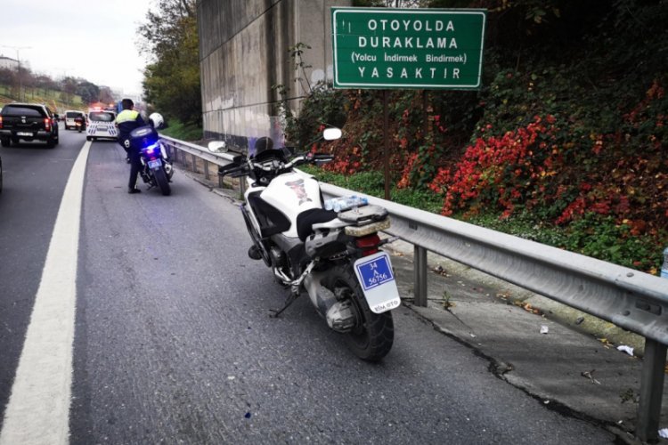 Kaza yapan 2 motosikletli polis yaralandı