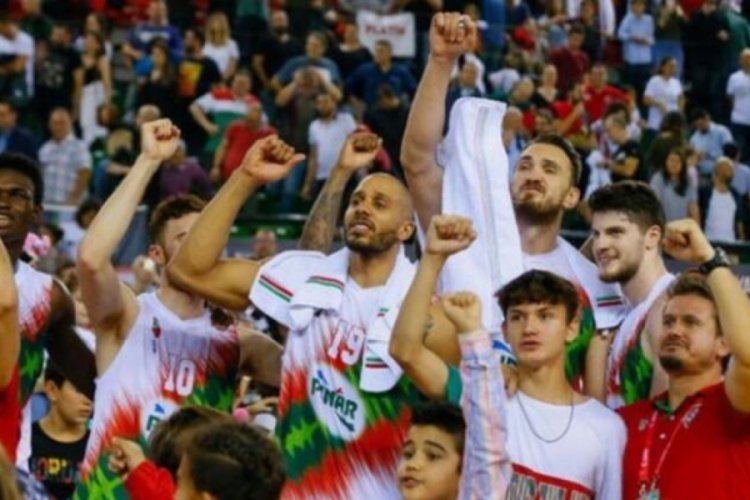 Pınar Karşıyaka son saniye basketiyle kazandı