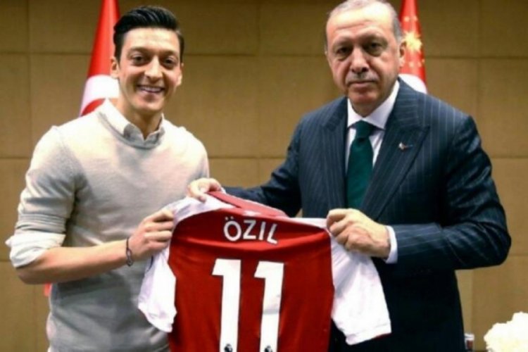 Almanya'dan Mesut &Ouml;zil a&ccedil;ıklaması; "Hata yapıldı"