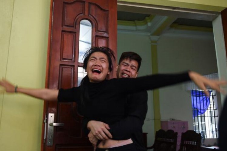 Vietnamlı kurbanların cenazesinde g&ouml;zyaşları sel oldu