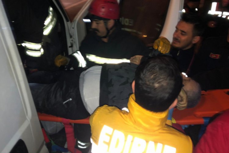 Kamyonet ile yanıcı madde y&uuml;kl&uuml; tanker &ccedil;arpıştı:1 &ouml;l&uuml;