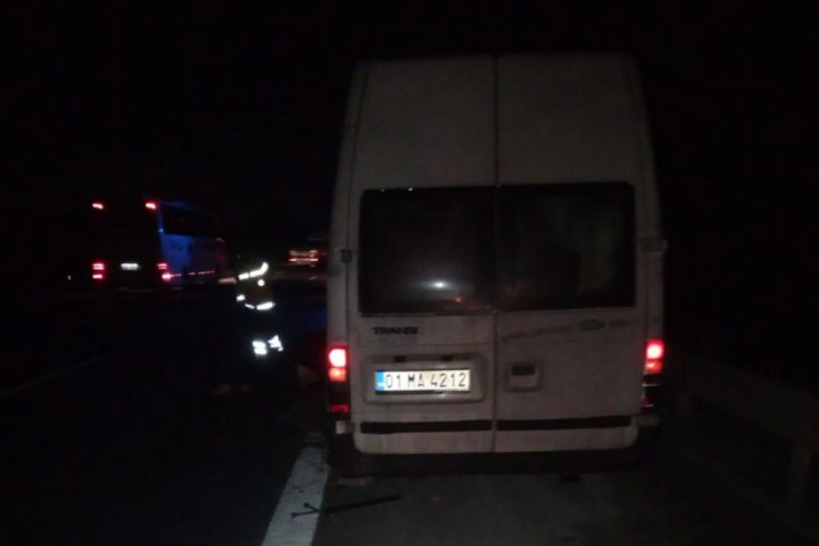 Otoyolda lastik değiştiren 4 kişiye tır &ccedil;arptı: 3 &ouml;l&uuml;, 1 yaralı