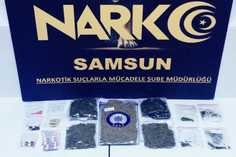 Sokak satıcılarına operasyon: 4 g&ouml;zaltı