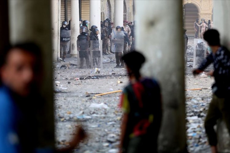 Irak'ın Zikar kentindeki g&ouml;sterilerde 2 kişi &ouml;ld&uuml;, 33 kişi yaralandı