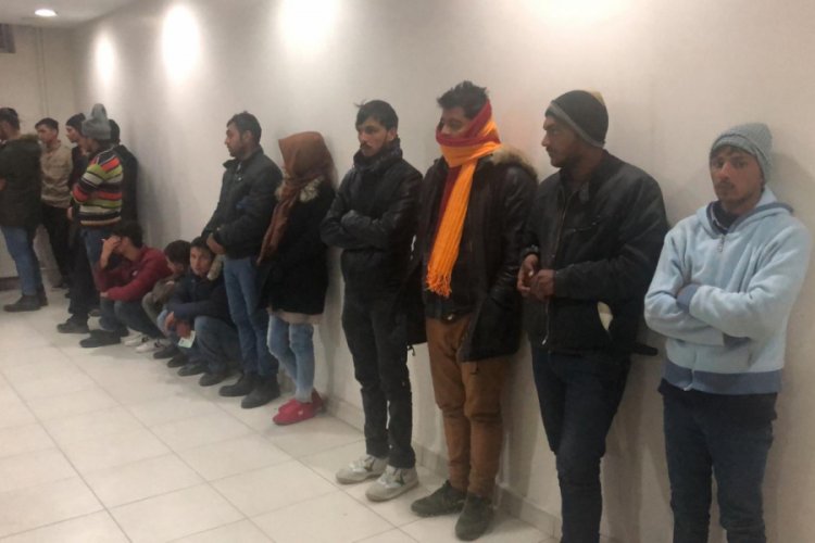 Yakalanan ka&ccedil;ak g&ouml;&ccedil;menlere 106 bin, s&uuml;r&uuml;c&uuml;ye 48 bin lira ceza