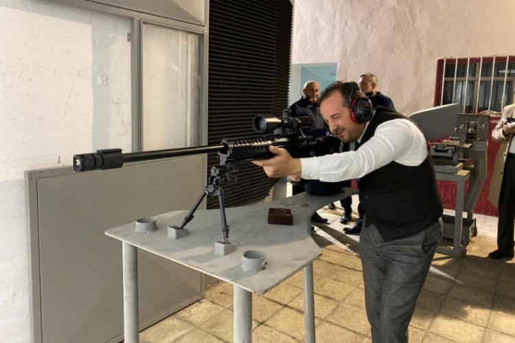 NATO'nun belirlediği 42 testi ge&ccedil;en d&uuml;nyadaki tek t&uuml;feği Bursa milletvekilleri b&ouml;yle test etti