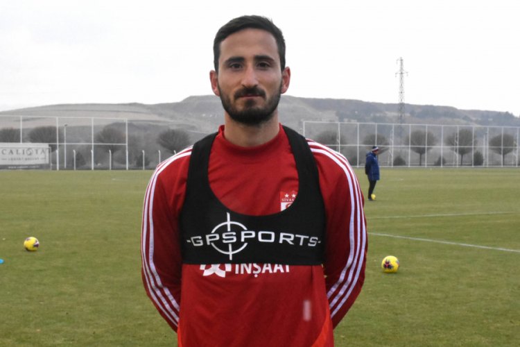 Sivasspor'lu Erdoğan: Ligi en &uuml;stte bitirmek istiyoruz