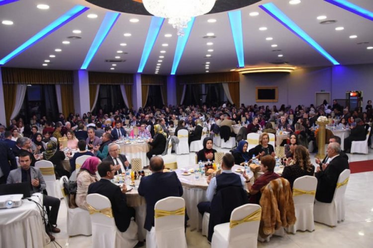 Bursa Yenişehir Belediye Başkanı Aydın &ouml;ğretmenleri unutmadı