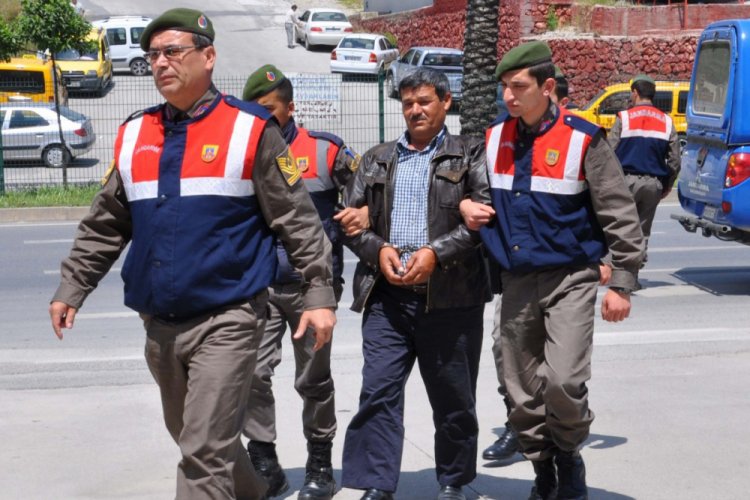 Arazi cinayetinin zanlısı cezaevinde &ouml;ld&uuml;