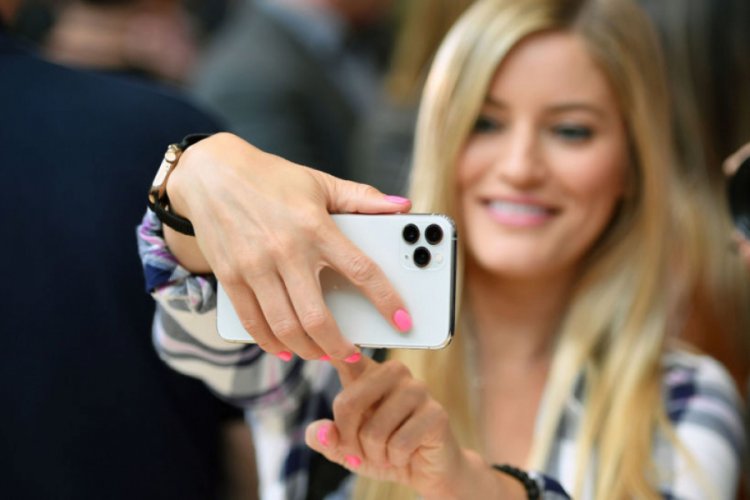 Apple, 2020'de en b&uuml;y&uuml;k iPhone modelini &ccedil;ıkaracak
