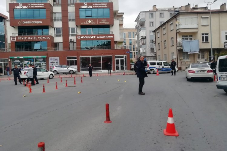Kendisinden davacı olan kişilere 6 el ateş a&ccedil;an şahıs kıskıvrak yakalandı