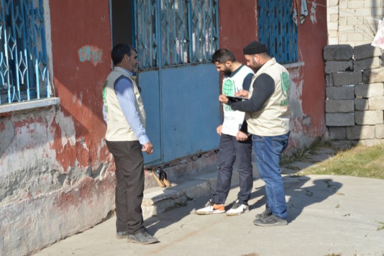 &Uuml;&ccedil; ayda 230 ihtiya&ccedil; sahibi aileye ulaştılar