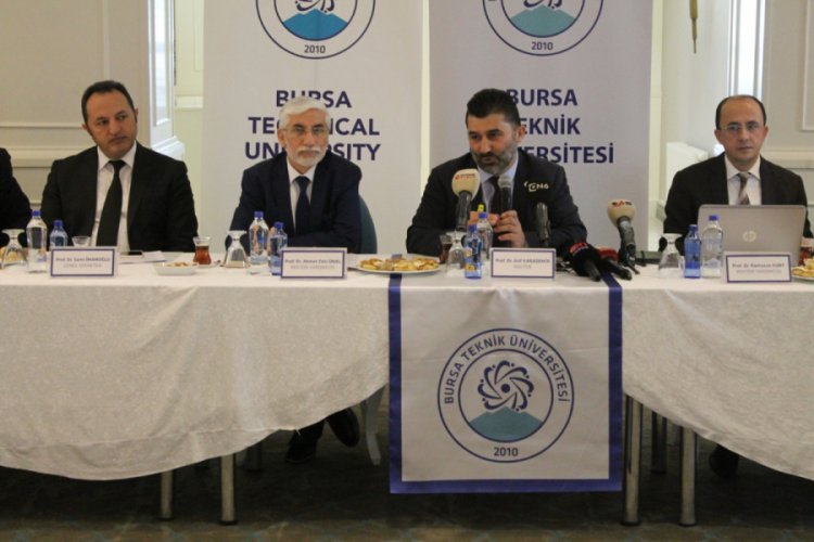 Bursa'da BT&Uuml; Rekt&ouml;r&uuml; Karademir, gazetecilerle buluştu