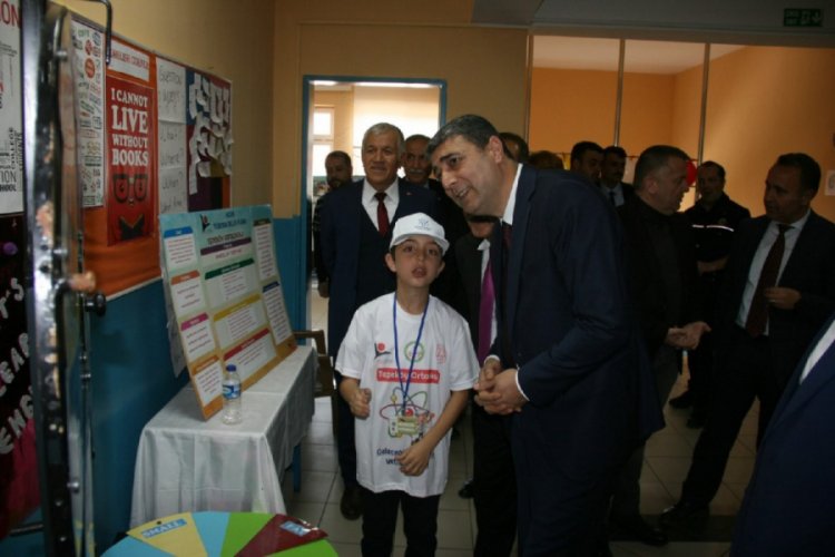 Tepek&ouml;y Ortaokulunda T&Uuml;BİTAK 4006 Bilim Fuarı ve sergisi a&ccedil;ıldı