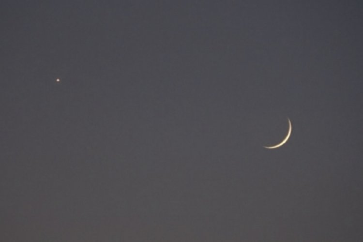 Gökyüzündeki ay ve yıldız Türk bayrağını hatırlattı