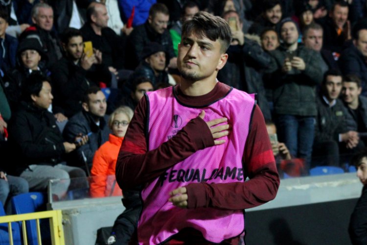Cengiz &Uuml;nder eski takıma karşı oynadı