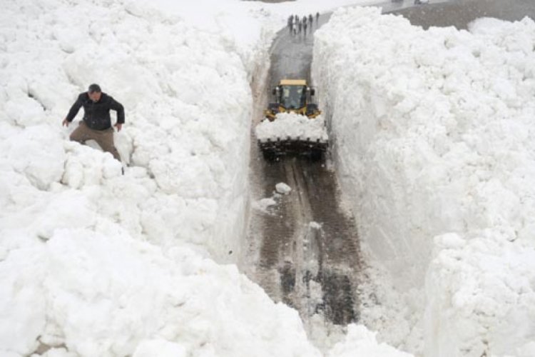 28 yerleşim yerinin yolu kapandı