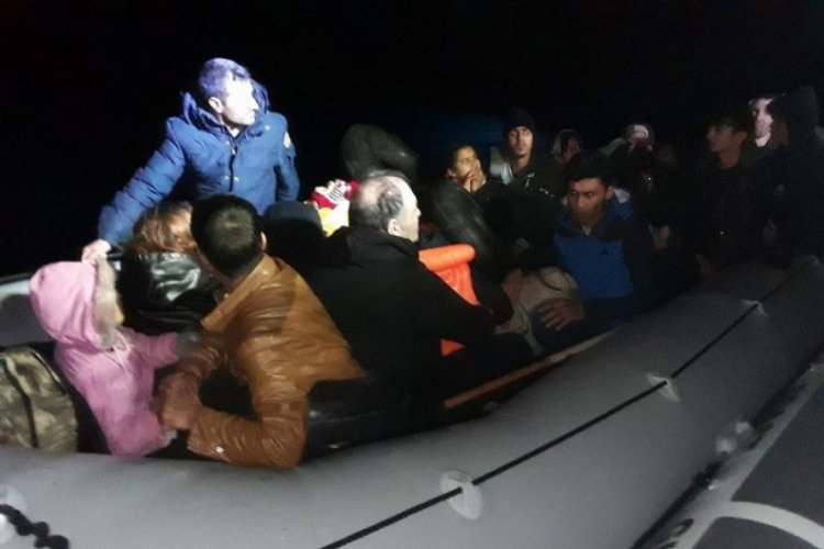 İzmir'de 58'i &ccedil;ocuk 127 d&uuml;zensiz g&ouml;&ccedil;men yakalandı