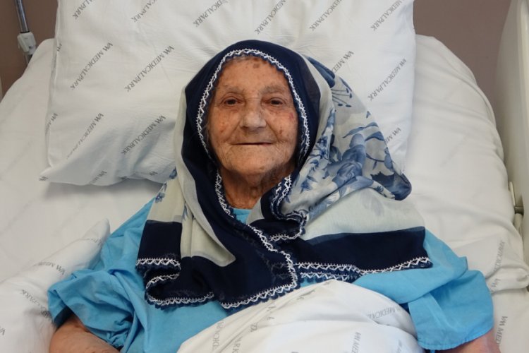 Su i&ccedil;erken yemek borusu 5 cm yırtıldı