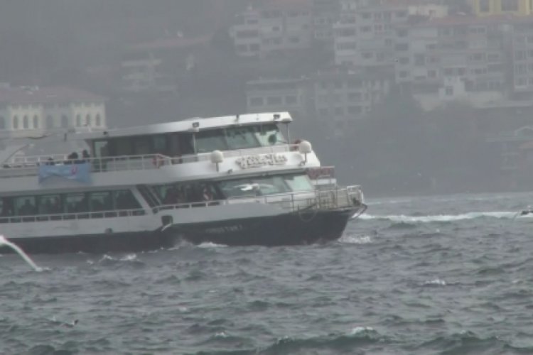 Fırtına nedeniyle tekneler ilerlemekte g&uuml;&ccedil;l&uuml;k &ccedil;ekti