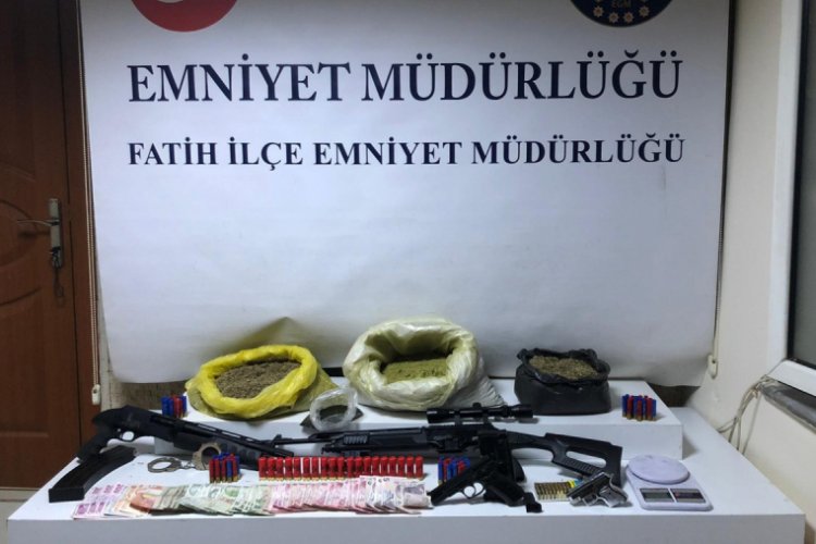 Uyuşturucu ticareti yapan şahıslara operasyon
