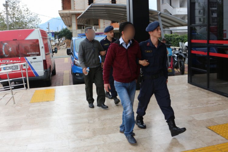 46 yaşındaki kadını zorla otomobile bindirip ka&ccedil;ıran 3 kişi tutuklandı
