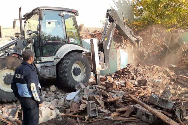 Metruk binaların yıkımı ger&ccedil;ekleşti