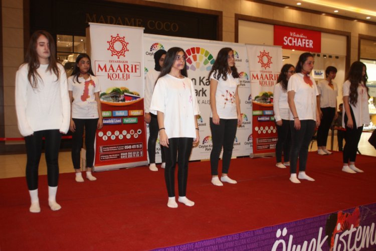 '&Ouml;lmek İstemiyoruz' tiyatrosu geniş kitlelere ulaştı