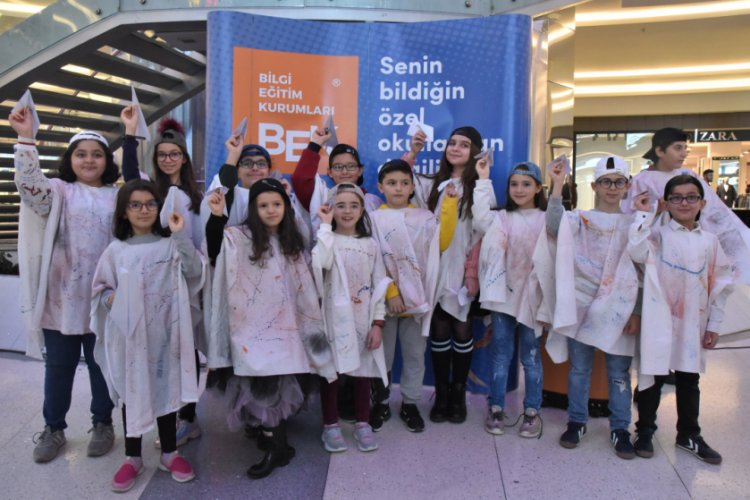 Bursa'da manifestolar havada u&ccedil;uştu
