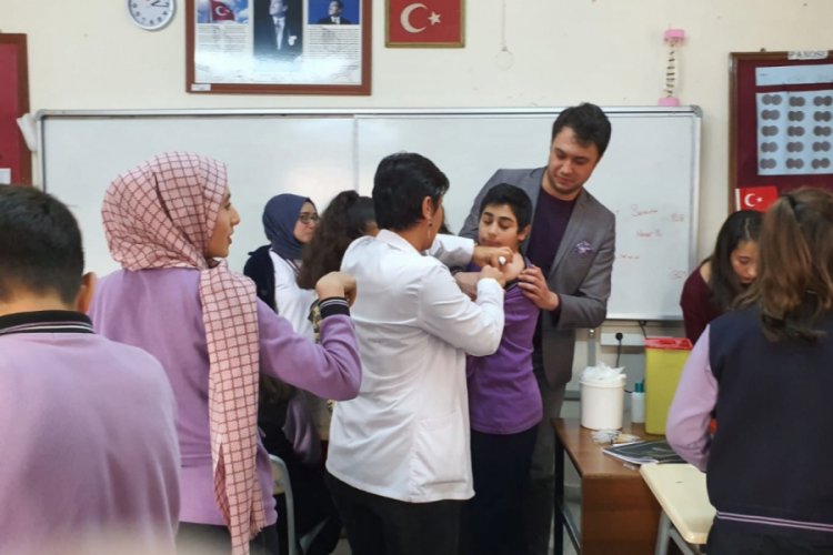 &Ouml;ğrencilere aşı uygulaması yapıldı