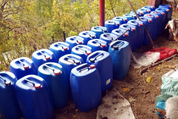 6 bin 500 litre ka&ccedil;ak şarap ele ge&ccedil;irildi