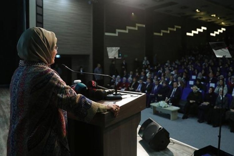 Emine Erdoğan, Kadık&ouml;y'de dene yap at&ouml;lyesi a&ccedil;ılış t&ouml;renine katıldı