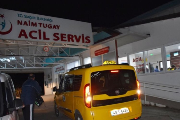 50 kişi yemekten zehirlendi
