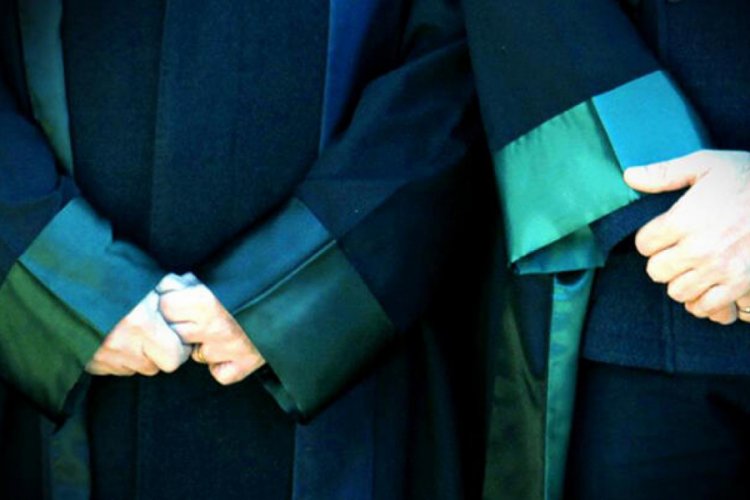 &Uuml;&ccedil; avukata 'huzur bozma' davası!
