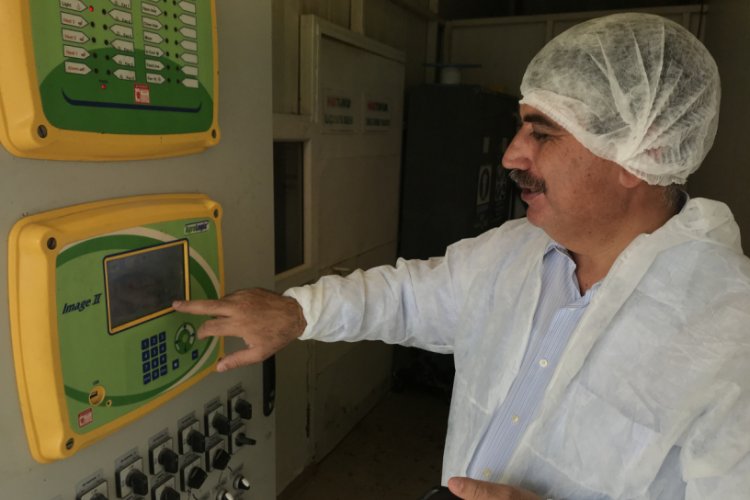 Bursa'da et tavukları 'akıllı' k&uuml;meslerde yetişiyor