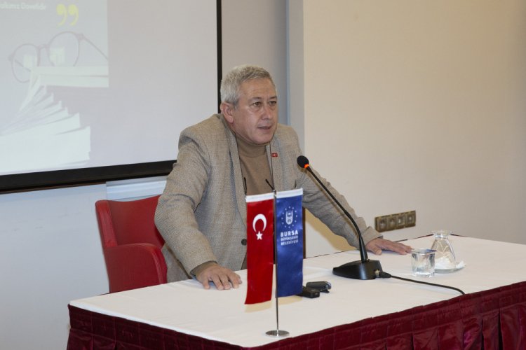 Usta yazardan Bursa'da gen&ccedil;lere altın &ouml;ğ&uuml;tler
