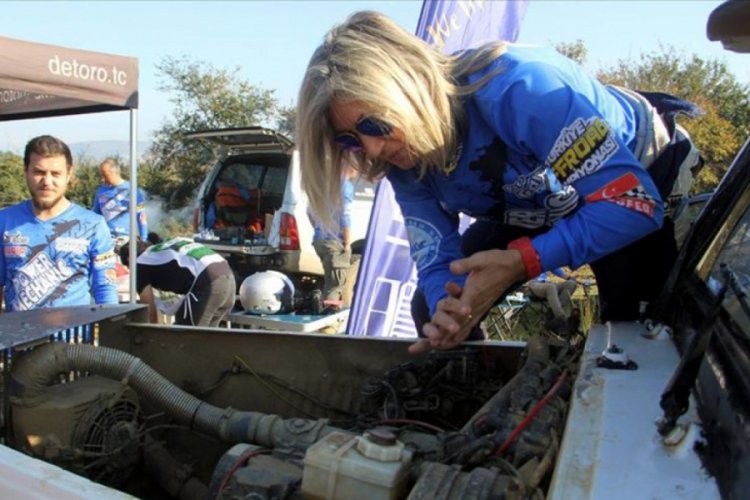 Off-road parkurlarının kadın pilotları takdir topluyor
