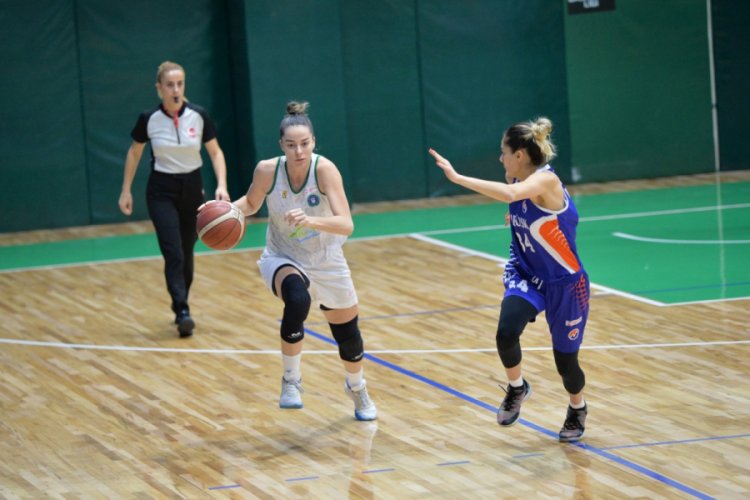 Bursa B&uuml;y&uuml;kşehir Belediyespor nefes aldı: 83-54