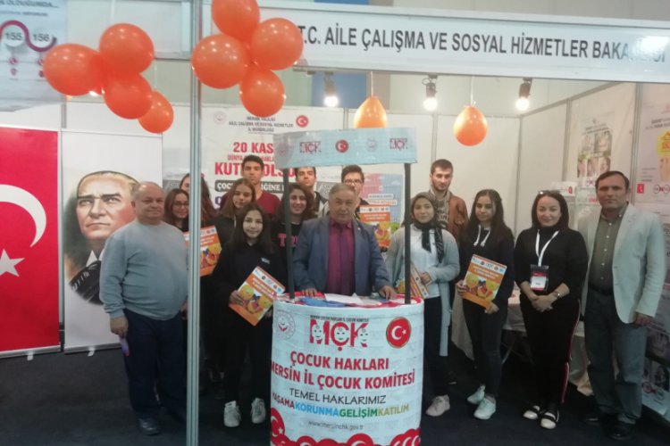 &Ccedil;ocuk Hakları &Ccedil;ocuk Komitesi kitap fuarında stant a&ccedil;tı