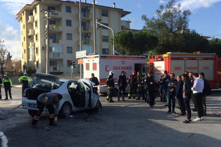 Belediye otob&uuml;s&uuml; ile otomobil &ccedil;arpıştı: 7 yaralı