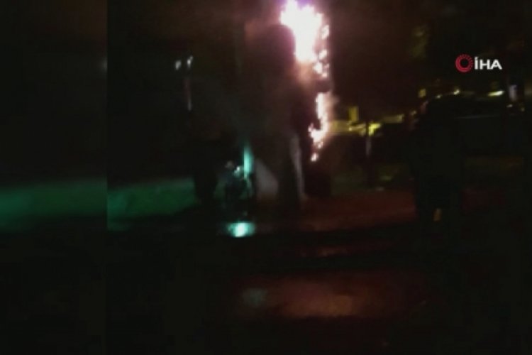 Şairler Parkı'ndaki Melih Cevdet Anday heykeli yakıldı