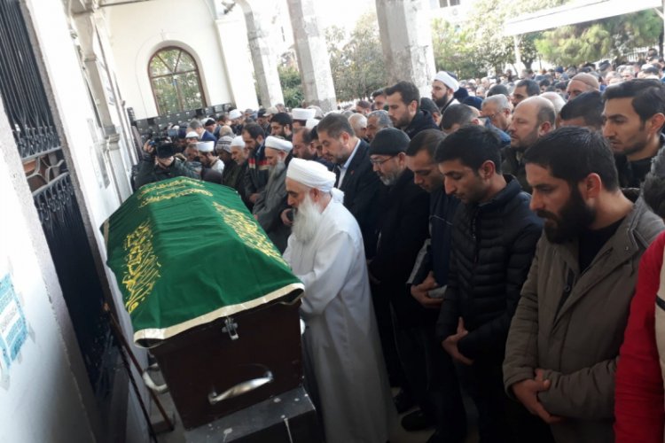 Kiracısı tarafından &ouml;ld&uuml;r&uuml;len adam toprağa verildi