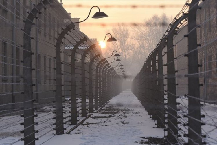 Amazon, Auschwitz kampının imgelerini taşıyan &uuml;r&uuml;nleri sitesinden kaldırdı
