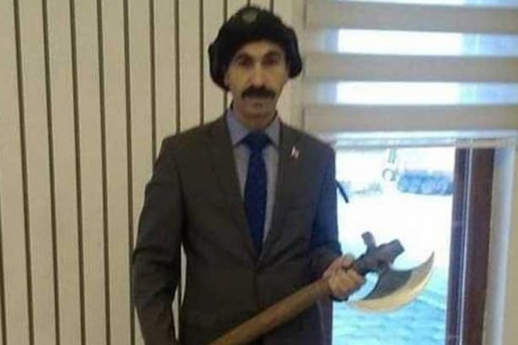 Siyasilere hakaret i&ccedil;eren paylaşımlar yapan m&uuml;d&uuml;re soruşturma