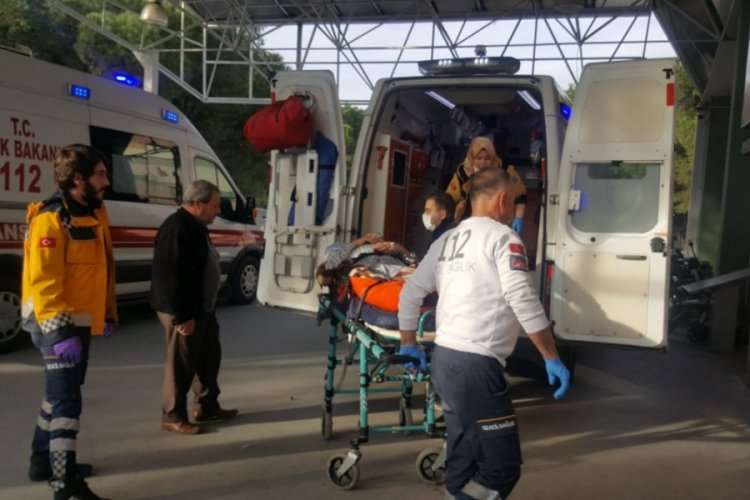 Hastaneye gitmeyen yaşlı &ccedil;iftin zehirlendikleri ortaya &ccedil;ıktı