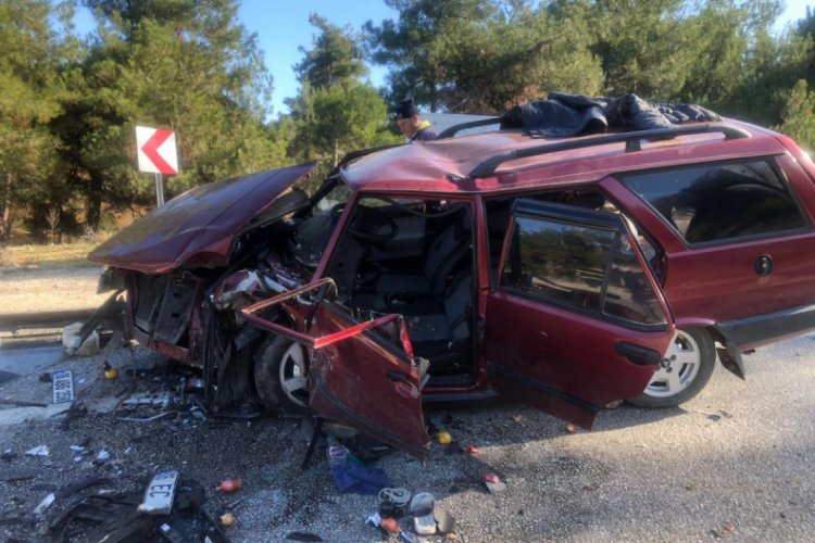 Bursa Orhaneli'de otomobiller çarpıştı: 6 yaralı