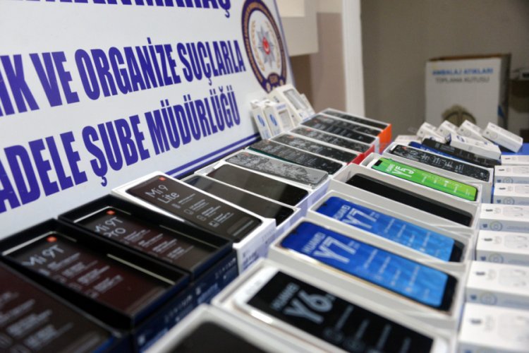 Seyyar satıcıdan 90 bin liralık telefon &ccedil;ıktı