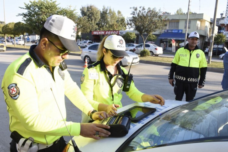 Kadın polisten drone ile sigara uygulaması